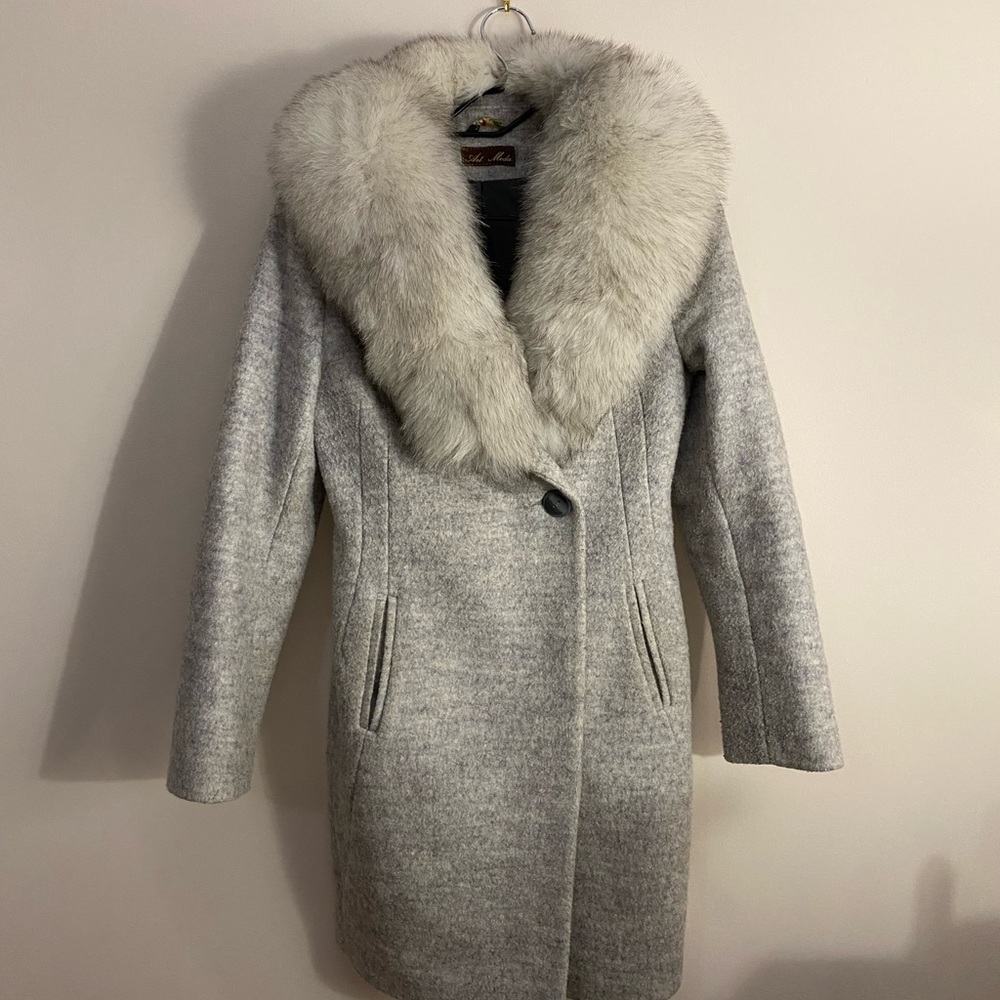Winter super warm coat with removable fur size S